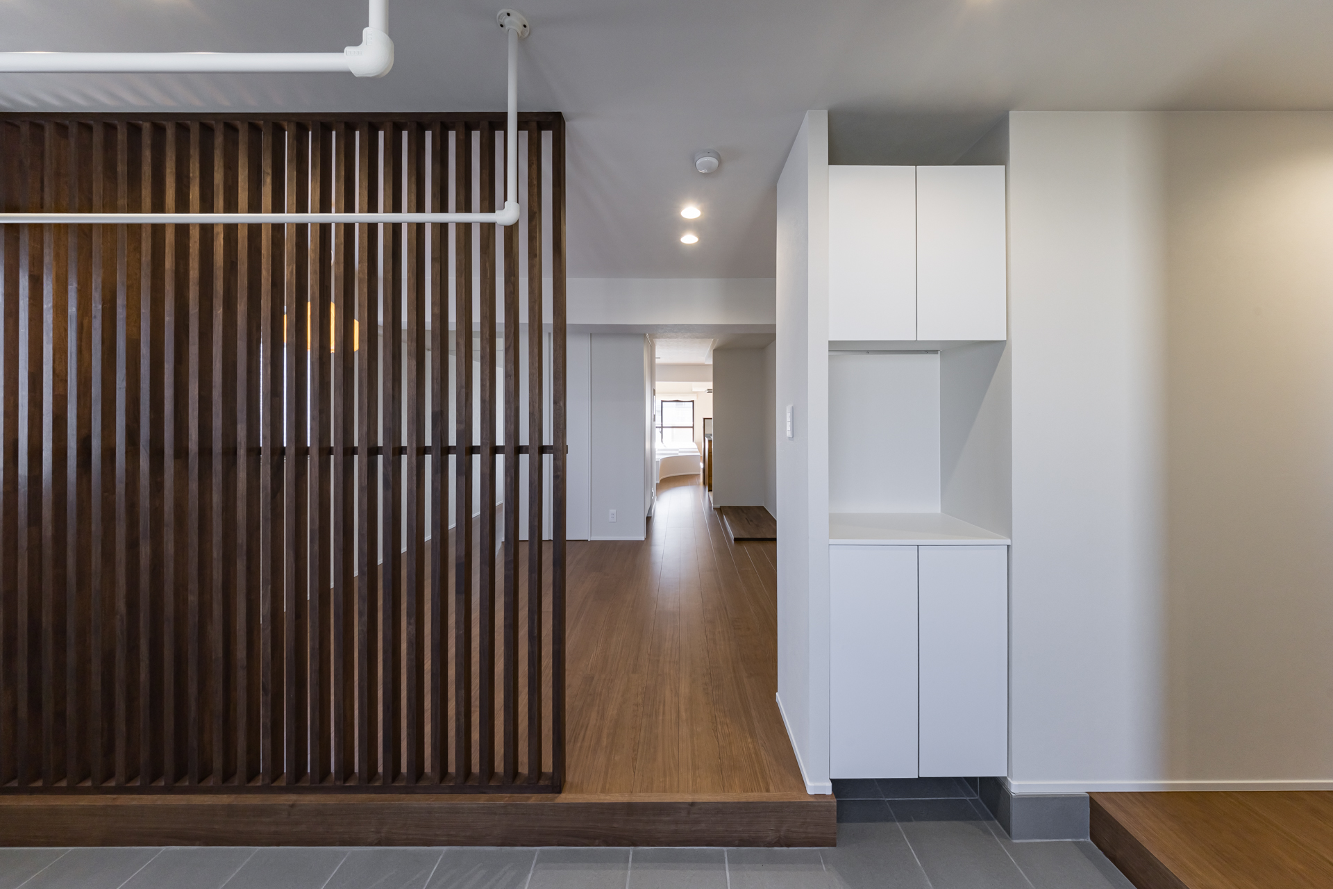 思い出を刻んだ柱と、光が届く新たな住まい